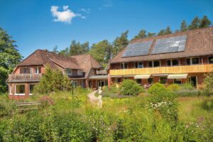 Bio-Hotel Spöktal 29646 Bispingen (Lüneburger Heide) Besonderheiten: Ruhiges Hotel Großes hoteleigenes Waldgebiet Mit Übernachtung Mit oder ohne Verpflegung buchbar Nächster Termin: 18.-22.05.2026 Details siehe unten